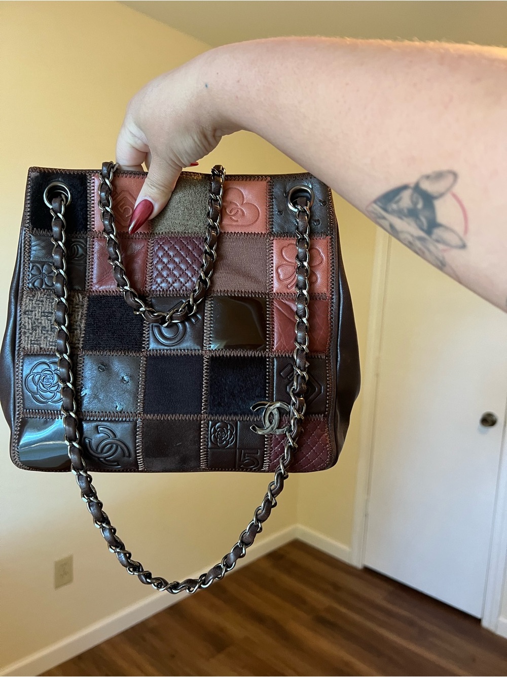 CHANEL Brown & Black Patchwork Leather Shoulder Bag - Picture 7 of 14